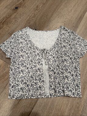 American Eagle Outfitters White Crop Top with Black Floral Print